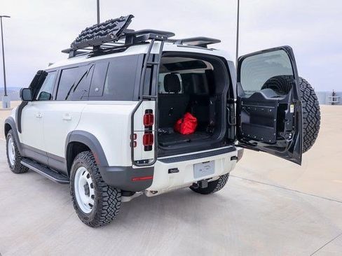 Used 2024 Land Rover Defender 110 S image 33