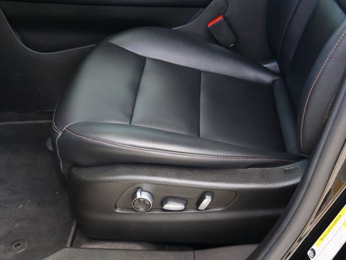 Used 2023 Cadillac XT4 Sport w/ Technology Package image 20