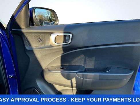 Used 2021 Hyundai Venue SEL FWD image 34