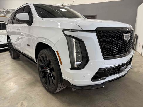 Used 2026 Cadillac Escalade V w/ LPO, ONYX Package AWD/4WD image 65