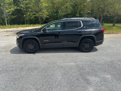 Used 2018 GMC Acadia SLT FWD image 2