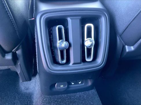 Used 2023 Volvo C40 P8 Recharge Ultimate image 38