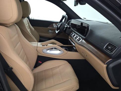 Used 2024 Mercedes-Benz GLS 450 4MATIC w/ Pinnacle Trim Package image 8