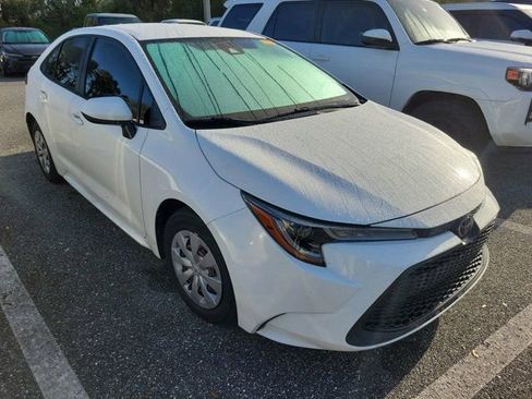 Used 2021 Toyota Corolla L image 2