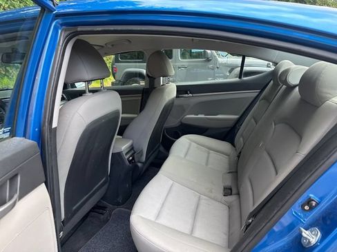 Used 2017 Hyundai Elantra SE FWD image 12