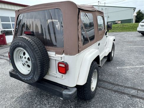 Used 1998 Jeep Wrangler SE AWD/4WD image 8