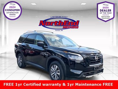 Used 2023 Nissan Pathfinder SL w/ Black Appearance Package