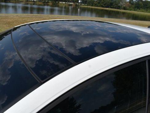 Used 2024 Volkswagen Golf R AWD/4WD image 13