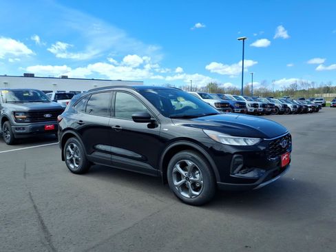 New 2026 Ford Escape ST-Line w/ Cold Weather Package AWD/4WD image 4