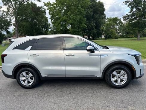 New 2026 Kia Sorento LX FWD image 29