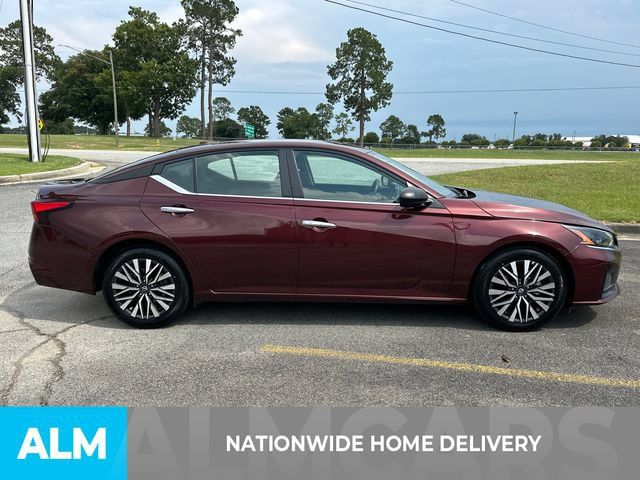Used 2025 Nissan Altima 2.5 SV FWD image 4