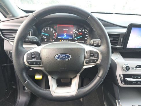 Used 2023 Ford Explorer XLT w/ Equipment Group 202A image 11