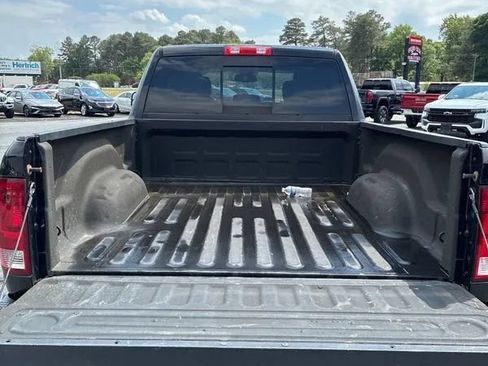 Used 2015 RAM 3500 Big Horn w/ Black Appearance Group AWD/4WD image 28