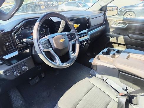 Used 2022 Chevrolet Silverado 1500 LT image 5