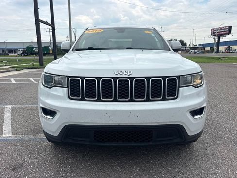 Used 2018 Jeep Grand Cherokee Laredo AWD/4WD image 8