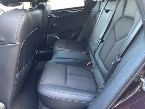 Used 2023 Porsche Macan AWD/4WD image 13