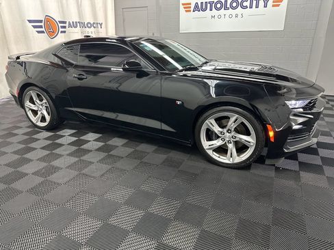 Used 2019 Chevrolet Camaro SS RWD image 2