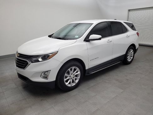 Used 2019 Chevrolet Equinox LT FWD image 2