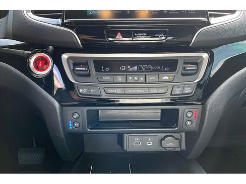 Used 2025 Honda Ridgeline Black Edition image 33