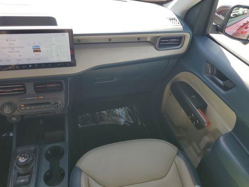 Used 2025 Ford Maverick Lariat w/ 4K Tow Package image 15