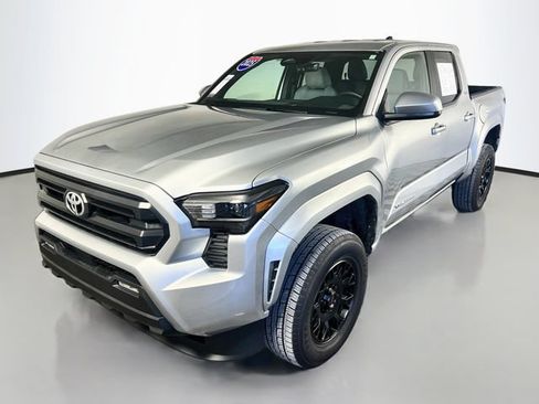 Used 2025 Toyota Tacoma SR5 RWD image 4
