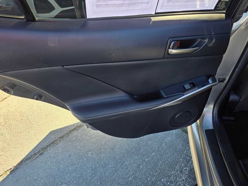 Used 2017 Lexus IS 200t image 18