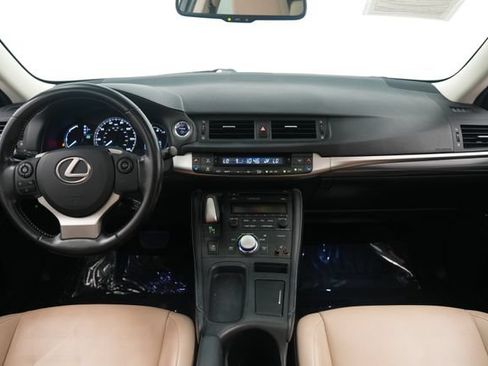Used 2017 Lexus CT 200h FWD image 32