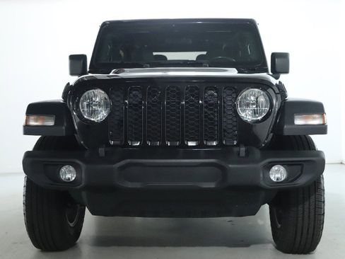 Used 2024 Jeep Wrangler Sport S image 6