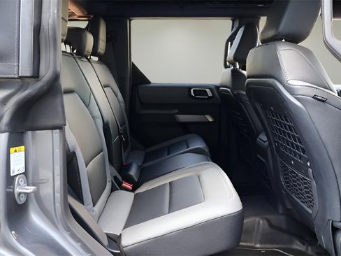 Used 2022 Ford Bronco Black Diamond image 17