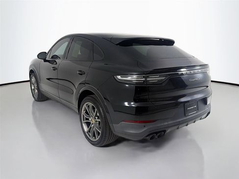Certified 2023 Porsche Cayenne S image 3