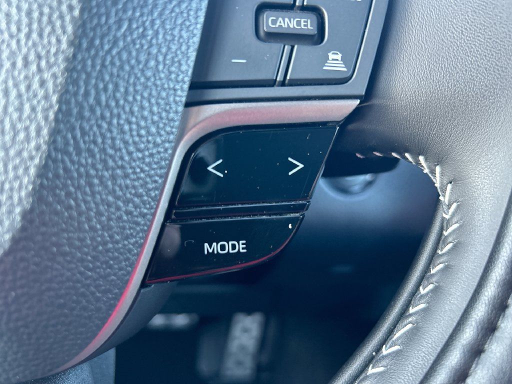 Used 2025 Toyota Camry SE FWD image 17