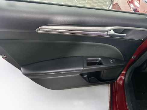 Used 2019 Ford Fusion SE image 25