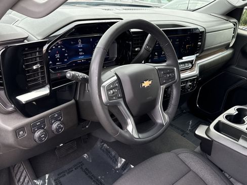 Used 2024 Chevrolet Silverado 1500 LT AWD/4WD image 16