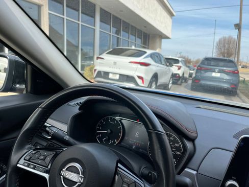 Used 2025 Nissan Altima 2.5 SR image 34