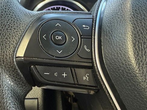 Used 2018 Toyota Camry LE image 16