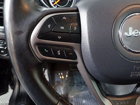 Used 2019 Jeep Cherokee Limited w/ Technology Group AWD/4WD image 28