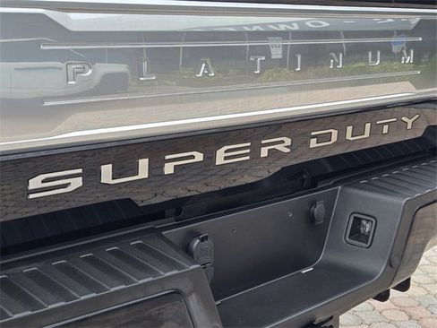 Used 2017 Ford F350 Platinum w/ Platinum Ultimate Package image 9