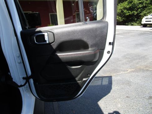 Used 2019 Jeep Wrangler Unlimited Rubicon w/ Dual Top Group AWD/4WD image 31