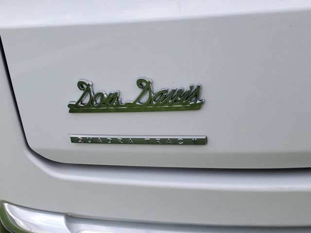 Used 2023 Jeep Wagoneer L Series III w/ Preferred Equipment Group AWD/4WD image 5