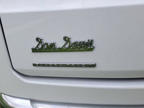 Used 2023 Jeep Wagoneer L Series III w/ Preferred Equipment Group AWD/4WD image 5