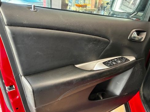 Used 2018 Dodge Journey SE w/ Blacktop Package image 17