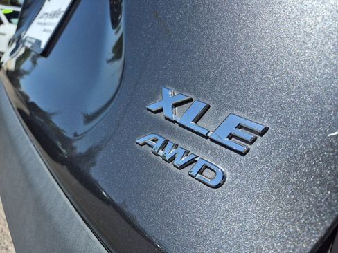 Used 2020 Toyota RAV4 XLE Premium AWD/4WD image 21