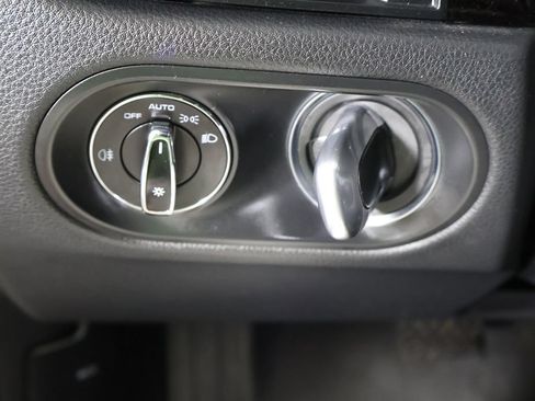 Used 2023 Porsche Macan AWD/4WD image 36