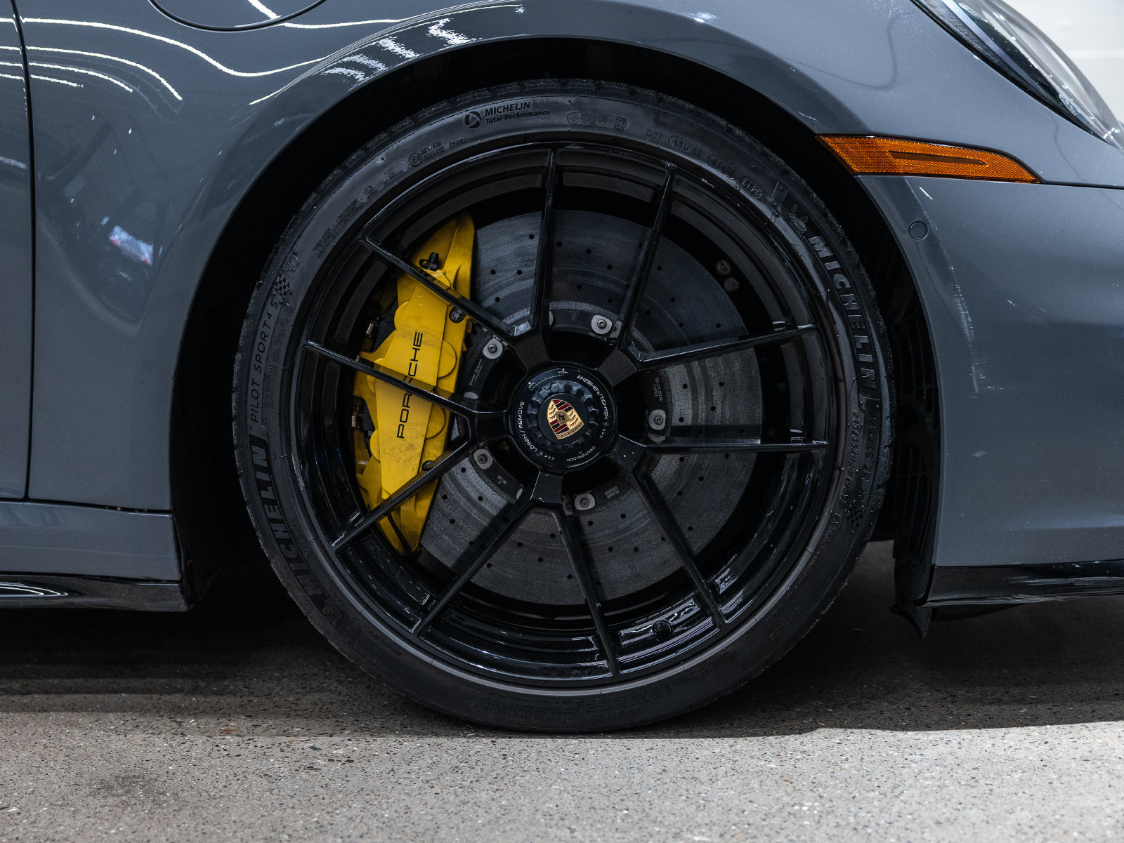 Certified 2025 Porsche 911 Carrera 4 GTS AWD/4WD image 18