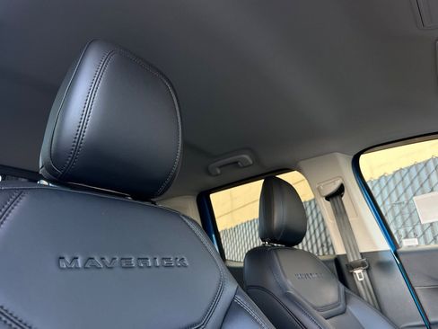 Certified 2025 Ford Maverick Lariat w/ Black Appearance Package image 15