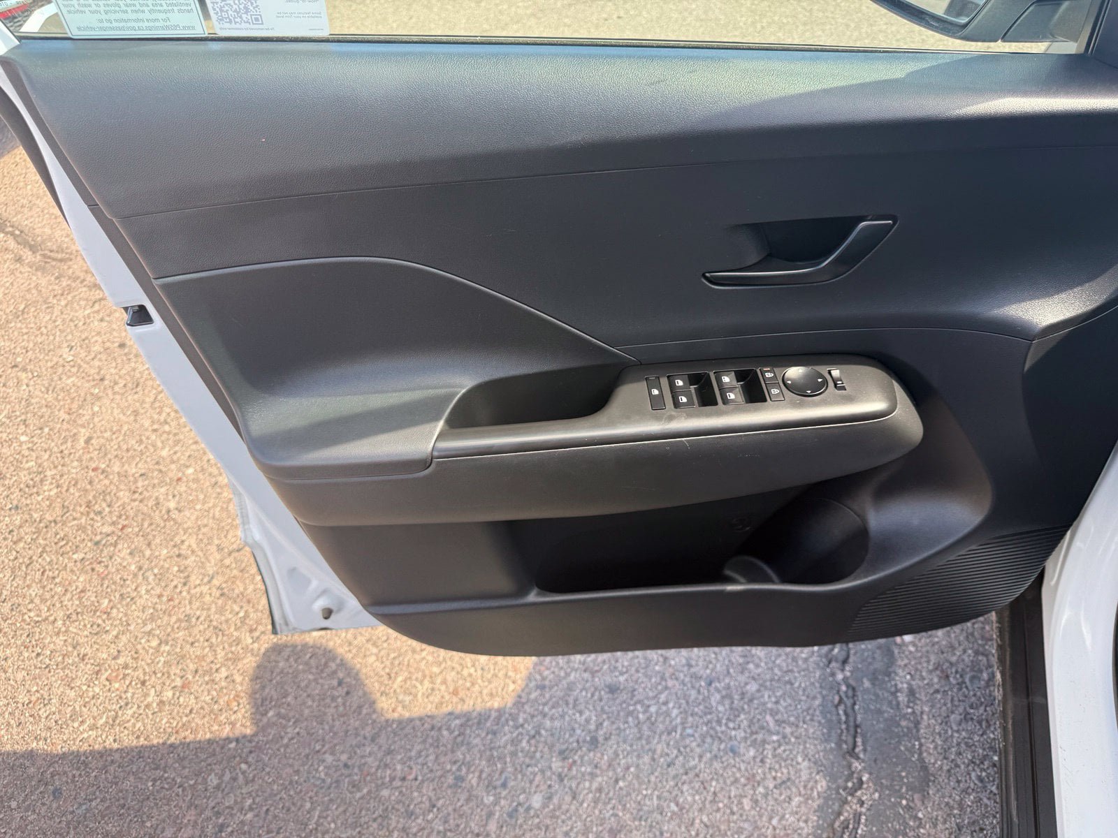 Used 2025 Hyundai Kona SEL FWD image 15