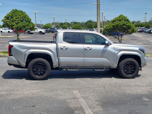 Used 2026 Toyota Tacoma SR5 AWD/4WD image 8