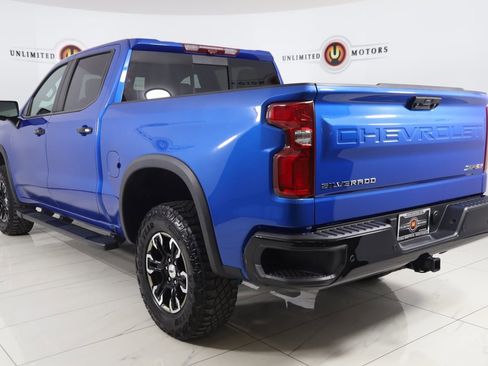 Used 2023 Chevrolet Silverado 1500 ZR2 w/ Technology Package image 4