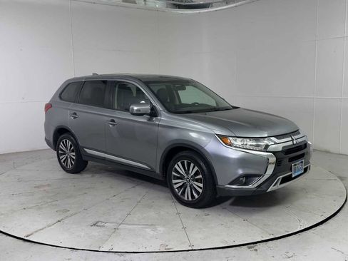 Used 2019 Mitsubishi Outlander SE image 8