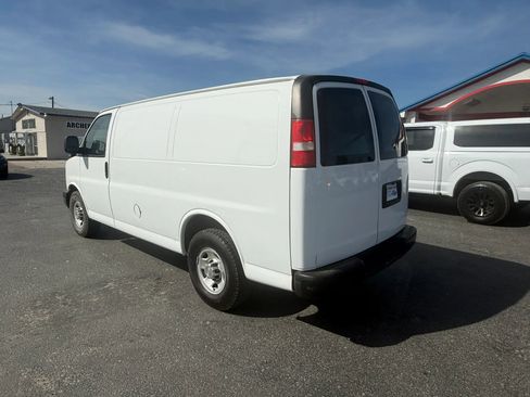 Used 2013 Chevrolet Express 2500 RWD image 3